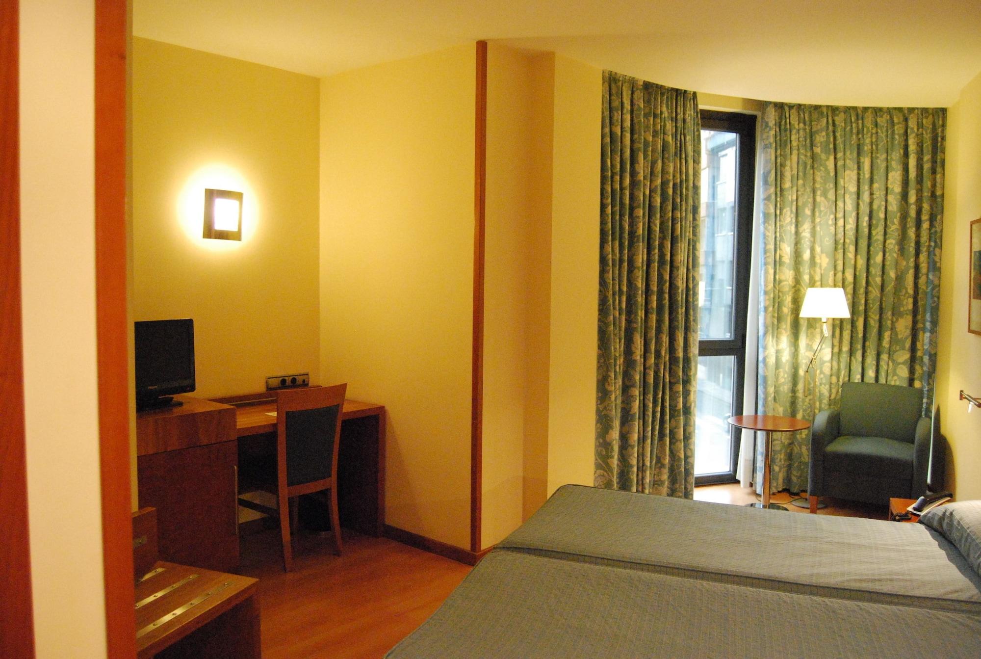 Hotel Mieres Del Camino エクステリア 写真