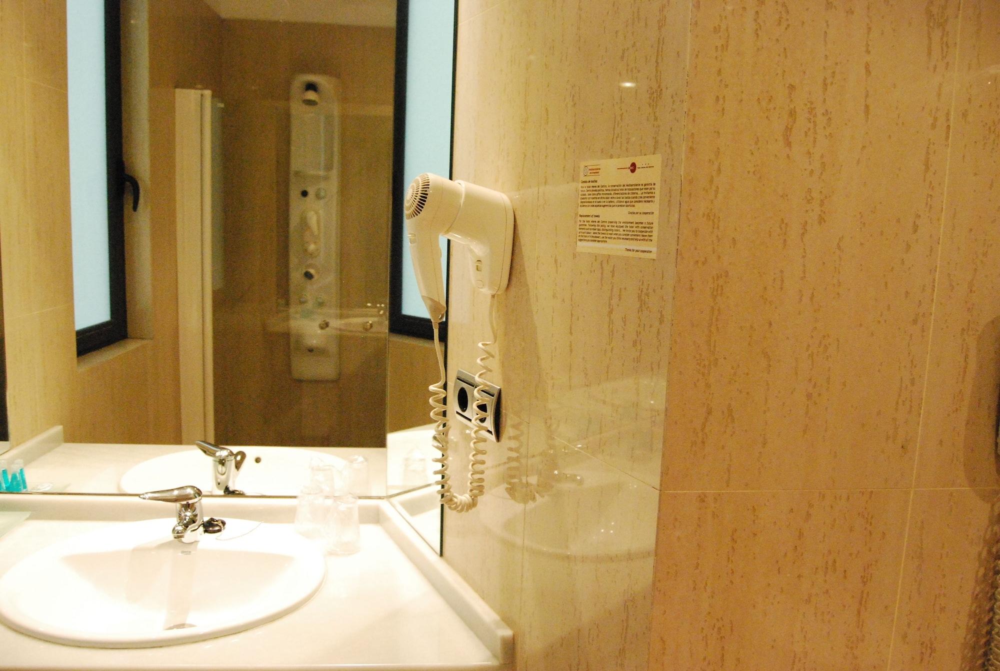 Hotel Mieres Del Camino エクステリア 写真