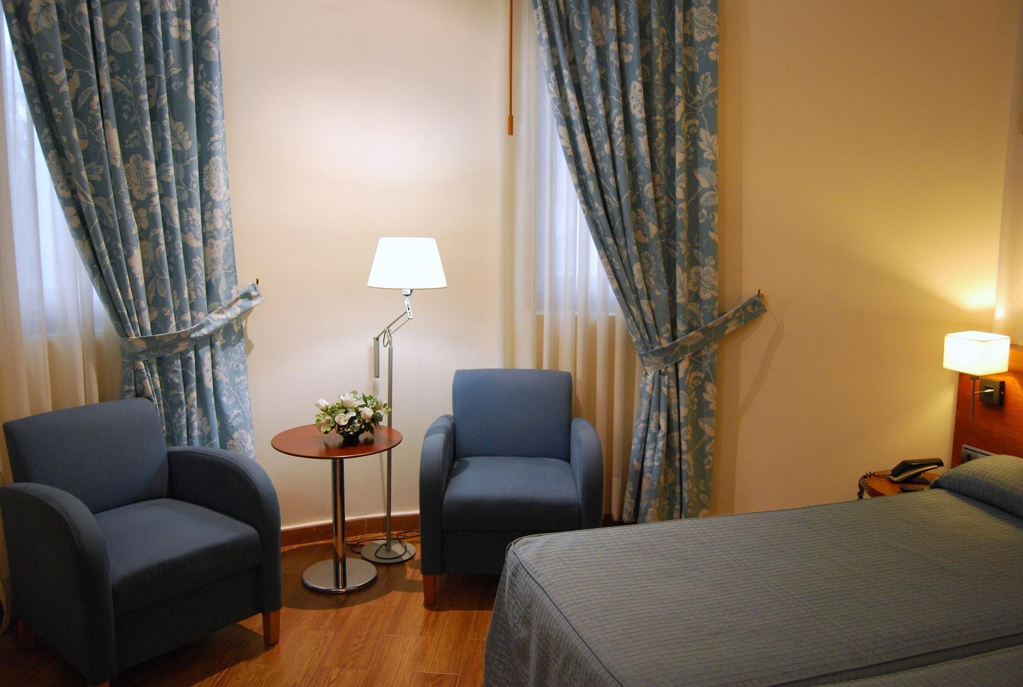 Hotel Mieres Del Camino エクステリア 写真