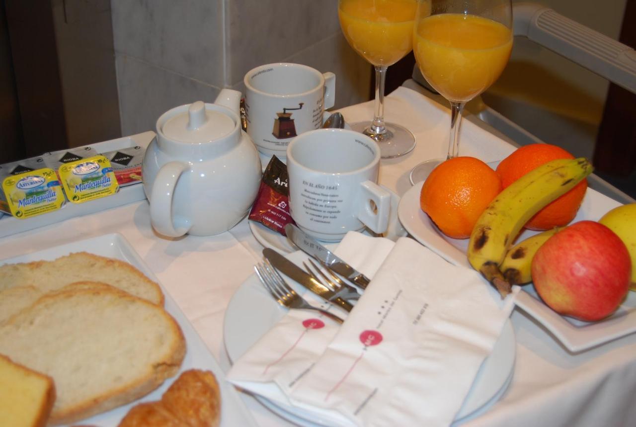 Hotel Mieres Del Camino エクステリア 写真