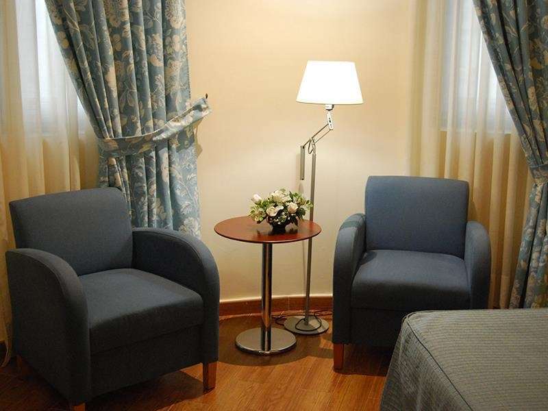 Hotel Mieres Del Camino 部屋 写真