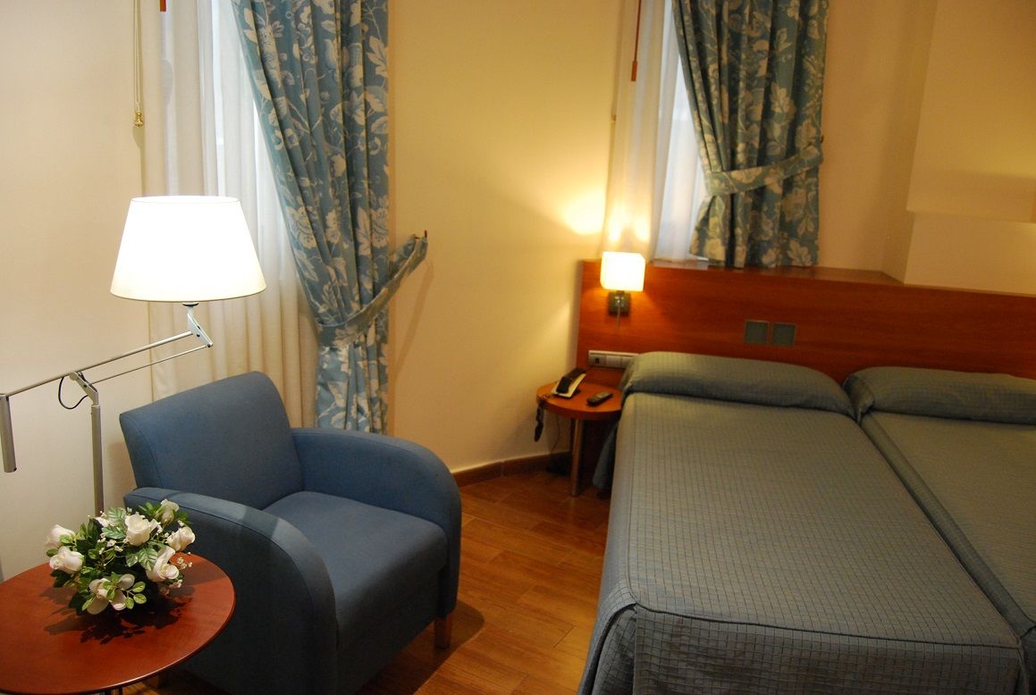 Hotel Mieres Del Camino エクステリア 写真