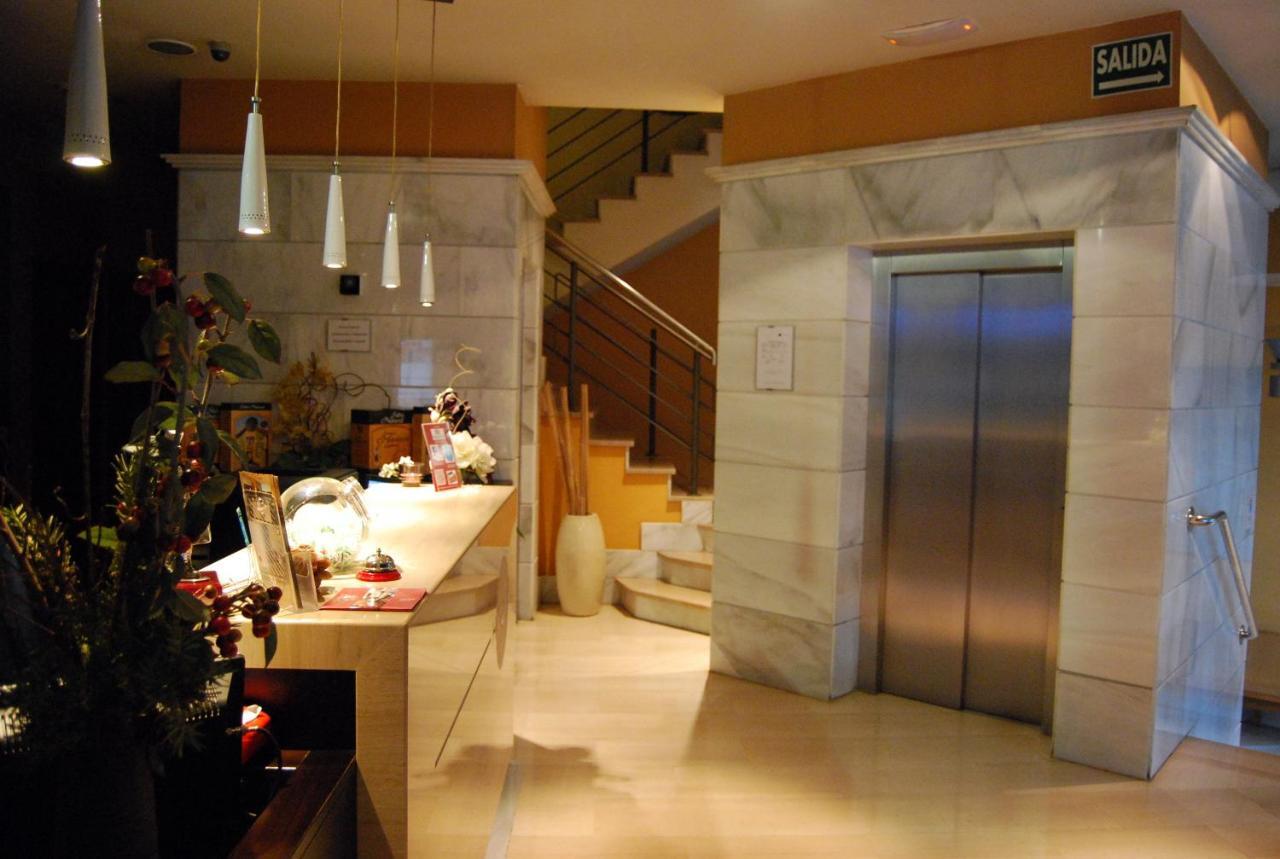 Hotel Mieres Del Camino エクステリア 写真